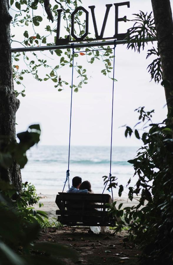 Отель Faith Glamping Dome Costa Rica Мансанильо Экстерьер фото